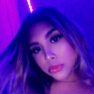 Meet your Posher, Adela